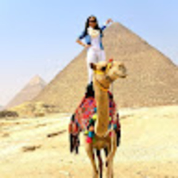 Meet your Posher, Divina - Picture 1 of 1